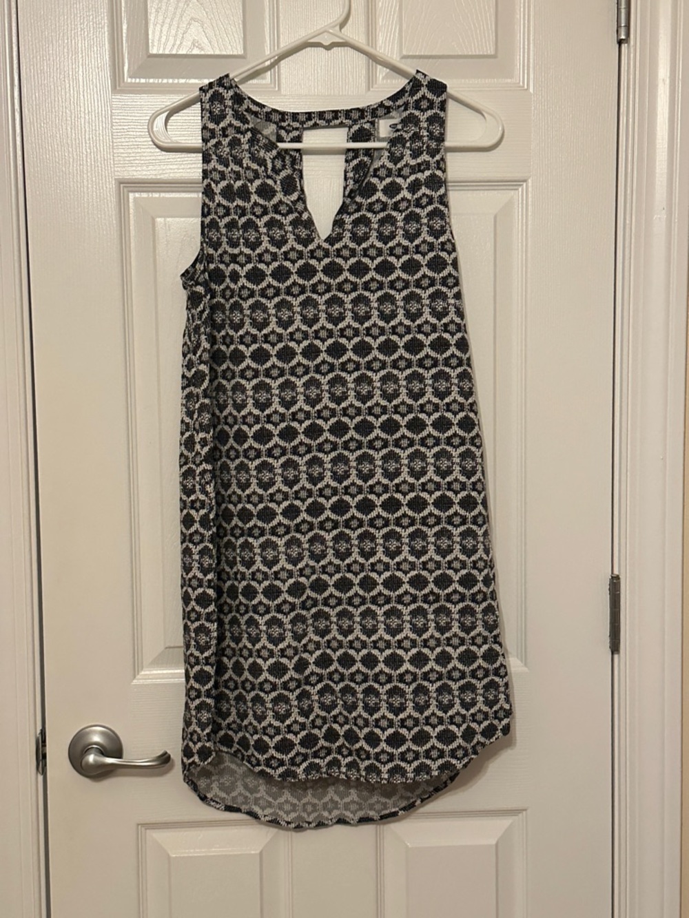 Old Navy Black and Cream Printed Shift Top